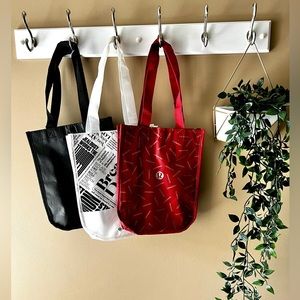 Lululemon reusable bags